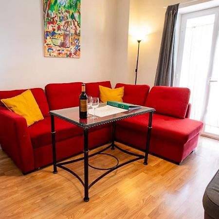 Apartamentos Dona Concha Sevilla Kültér fotó