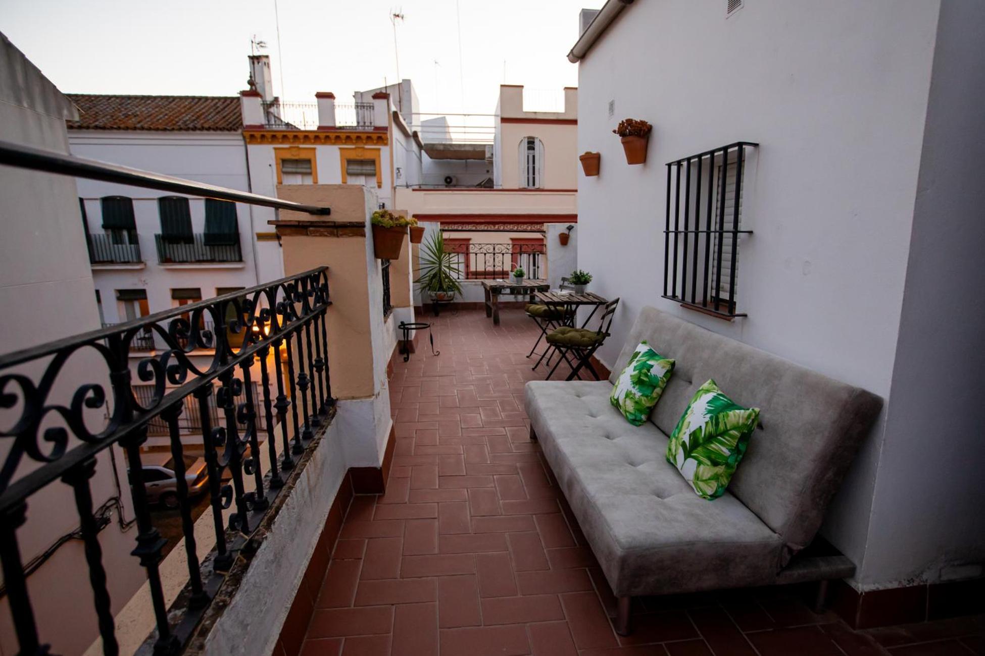 Apartamentos Dona Concha Sevilla Kültér fotó
